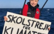 Bloquista José Maria Cardoso recebe Greta Thunberg à chegada a Lisboa