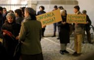 Assembleia Municipal de Braga aprova venda da Fábrica Confiança com protestos à porta