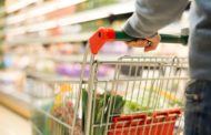 REPORTAGEM  Covid-19. Aumento “surpresa” de afluência deixa prateleiras de supermercados vazias em Braga