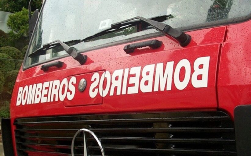 Explosão de botija de gás destrói casa e deixa casal de idosos desalojados em Barcelos