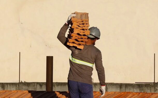 Governo quer facilitar entrada a imigrantes que venham trabalhar na construção