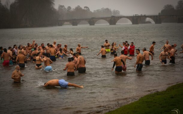 Vila Verde. Perto de uma centena enfrentou a chuva para ‘mergulho no Cávado’ em Prado