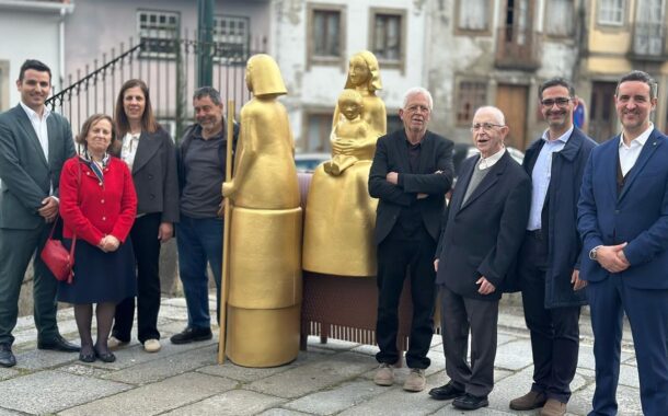 Braga. Junta de S. Victor homenageia Procissão da Burrinha com estátua