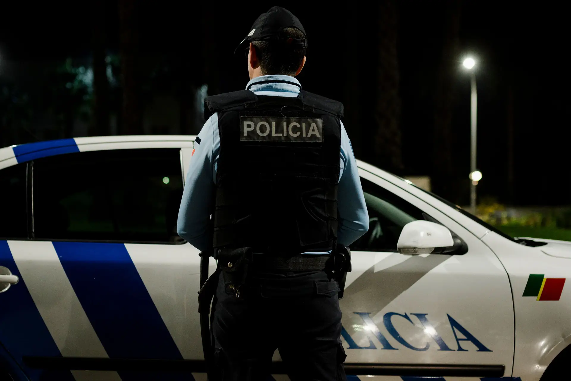 Agentes suspensos. Dois PSP acusados de matar à pancada imigrante suspeito de distúrbios