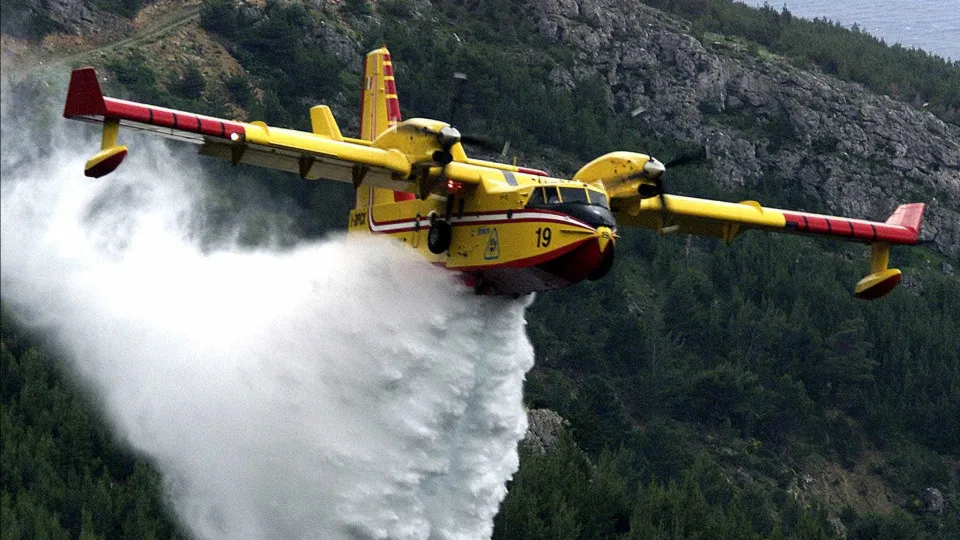 Frentes de combate aos incêndios relatam “alguma descoordenação”, diz presidente da Liga dos Bombeiros